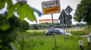 Geldautomat in Herford ausgespäht? Duo liefert sich Verfolgungsfahrt mit Polizei