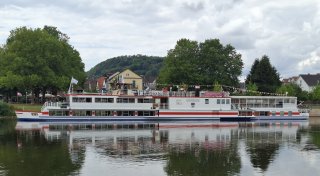 Zu wenig Wasser im Edersee: Niedriger Pegel stoppt Schifffahrt auf der Weser in Höxter