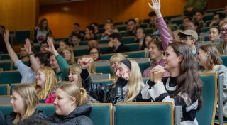 „Es gibt viel zu entdecken“: 3.200 neue Studierende auf dem Paderborner Campus