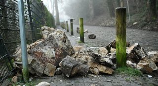 Steinschlag unterhalb der Bielefelder Sparrenburg: Ursache ist ehemaliges Lokal