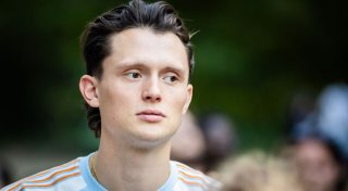 Nach Fan-Kritik: Reese entschuldigt sich für T-Shirt-Panne