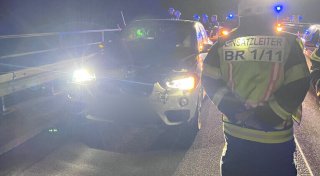 Zwei schwere Unfälle innerhalb weniger Stunden auf der A44 bei Warburg