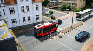 Fahrerlose E-Busse in Herford jetzt mit Fahrgästen: Linienbetrieb startet