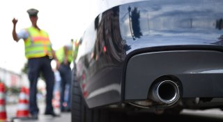 „Fast Volksfestcharakter“: Polizei greift bei Tuner-Treffen mit rund 800 Menschen in Herford durch