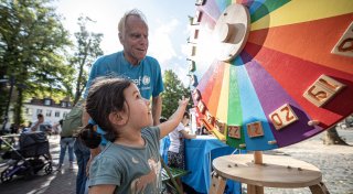 Weltkindertag, Nachtflohmarkt und Oktoberfest: Das ist am Wochenende in OWL los
