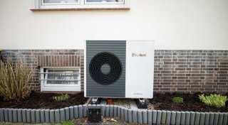 Kosten variieren: bei Wärmepumpen-Angeboten genau hinschauen
