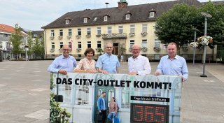Countdown-Uhr für das Projekt City-Outlet in Bad Lippspringe läuft