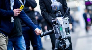 Merz nicht da, aber schon Thema auf der Hannover Messe