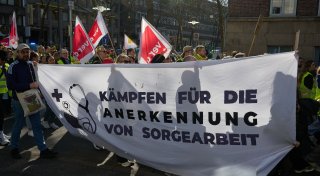 Tausende bei Warnstreiks in Kitas und sozialen Einrichtungen