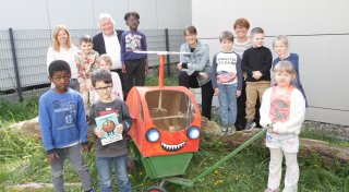Besonderes Fotoprojekt in Bad Lippspringe: Kita-Kinder bauen Roboter fürs Fliewatüüt aus Schrott