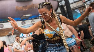 Parookaville, Juicy Beats & Parklichter: Die coolsten Festivals 2025 in NRW und OWL