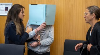 Sie wollte Serienmörderin werden: Lebenslang für 26-Jährige