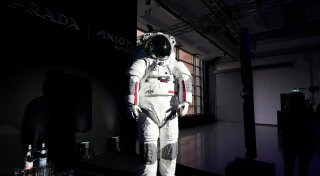 Prada stattet Astronauten aus
