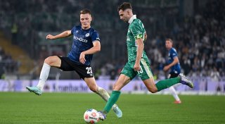 „Mr. Zuverlässig“ bleibt: Arminia verlängert vorzeitig mit Leon Schneider