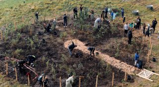 600 Bäume für Miniwald an der Hochschule Bielefeld gepflanzt