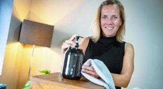 „Am Ende ist es dunkel“: Bielefelderin erblindet und wagt beruflichen Neustart