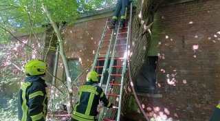 Leer stehendes Haus brennt in Herford
