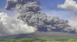 Tausende fliehen vor Vulkan Kanlaon auf den Philippinen