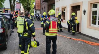 84-Jähriger stirbt bei Wohnungsbrand in Herford - Feuerwehr am Tag danach erneut im Einsatz