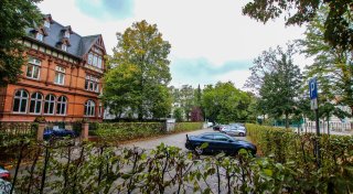 Zufahrt zum Grundstück „gekappt“: Herforder soll dennoch 14.000 Euro Straßenausbaugebühren bezahlen