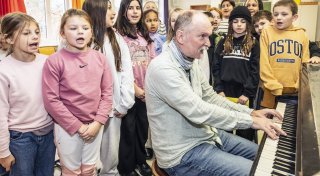 Dieser Bielefelder Lehrer macht seinen Job blind - im wahrsten Sinne des Wortes