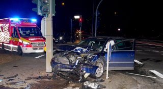 Schwerer Unfall auf Paderborner Kreuzung sorgt für Stau im Feierabendverkehr