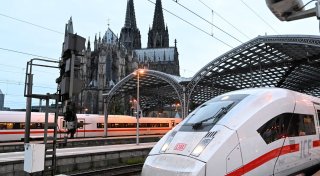 Umstieg auf neue Technik: Bahnverkehr in Kölner Hauptbahnhof steht still
