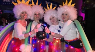 Mit Karneval-Fotos: Erfolgreicher „Hexensturm“ auf das Stadthaus in Höxter
