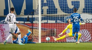 HSV weiter Spitze: 3:0 im Spitzenspiel in Magdeburg