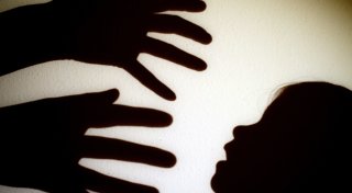 Hat eine Frau aus Bünde die Kinder des Partners brutal misshandelt?