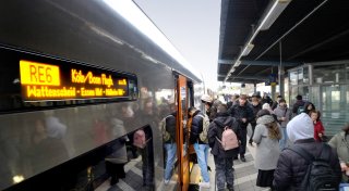 Wieder mehr Züge in NRW - Entspannung beim Lokführer-Mangel