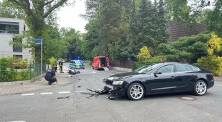 Ohne Helm, entgegen der Einbahnstraße: Schwerer Unfall in Gütersloh mit Motorradfahrern