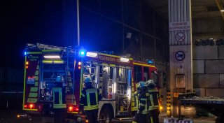Brand in Sortieranlage sorgt in Porta Westfalica für Feuerwehreinsatz