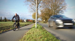 Löhner Radfahrer werden ausgebremst: Radwegbau an Bergkirchener Straße verzögert sich