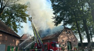 Update: Polizei äußert sich zu verheerendem Großbrand auf Gütersloher Hof