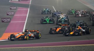 Titelvergabe vertagt: Verstappen-Triumph in Katar