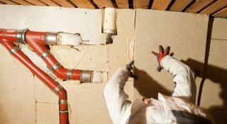 Gegen kalte Füße und hohe Heizkosten: Kellerdecke dämmen