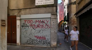Venedig: Platzverweise für Touris, Fußfesseln für Diebe?