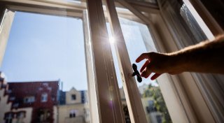 Studie: Menschen atmen Zehntausende Mikroplastikteile ein