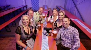 Mit vielen Fotos: Bielefelder feiern zünftiges Oktoberfest in Heepen