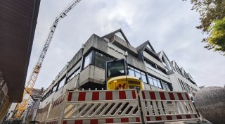 Umbau des ehemaligen „Depot“ in Höxter: Baukran ragt über Marktplatz auf