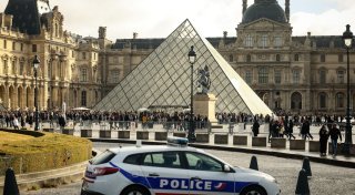 Nach Louvre-Raub: DNA-Spuren führen zu Festnahmen