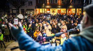Klare Kante bei Demokratie-Demo in Spenge: So war das zweite „Lichtermeer“