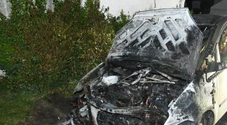 Brandstiftung in Bielefeld: Unbekannte zünden Auto an