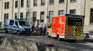Bielefelder sticht im Wahn auf Passanten ein - Urteil gefallen