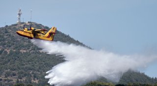 Großbrand tobt auf griechischer Insel - 16 Orte evakuiert