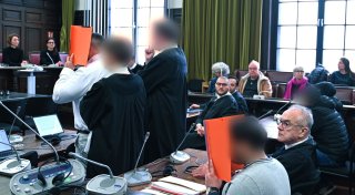 Illegales Autorennen? Prozess um Tod eines Kindes gestartet