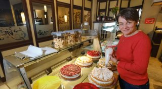 Leckere Torten zum Frühstück: Bielefelder Café am Kirchplatz lockt Gäste aus ganz OWL an