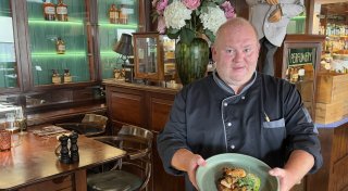 Kochprofi aus OWL verrät sein Rezept für Kartoffelpuffer mit Pfifferlingen und Lachs