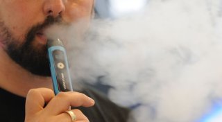 Umstrittene Einweg-E-Zigaretten werden Auslaufmodell
